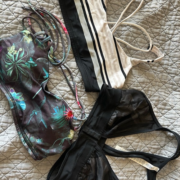 Lot of 3 Lululemon Bras. All size 6. - Picture 3 of 8